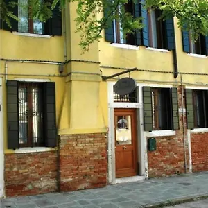 Alloggi Marinella Gasthof